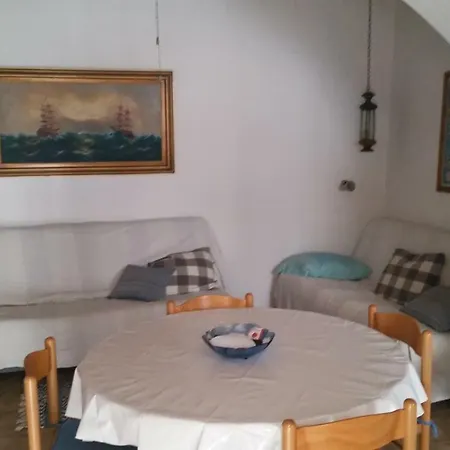 度假居 Lefkes Cute Little House *